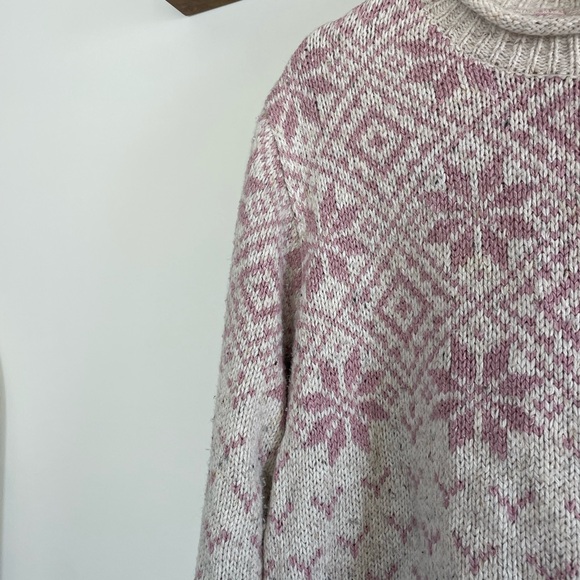 Women's Pink and Cream vintage Sweater - Picture 6 of 6